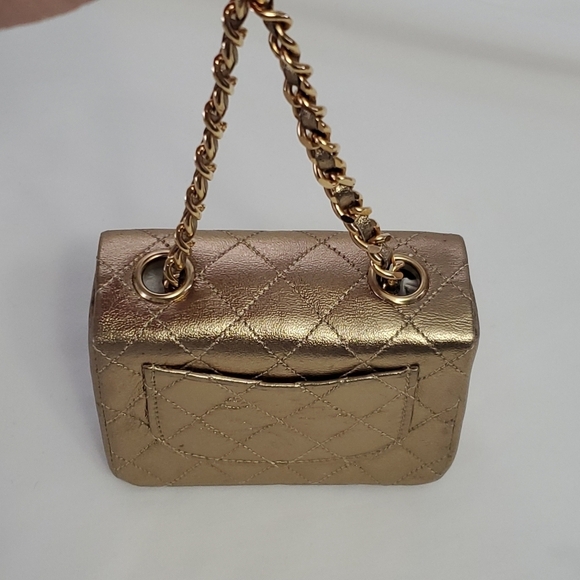 CHANEL Quilted Mini Flap Bag Charm Keychain Gold - Picture 7 of 13